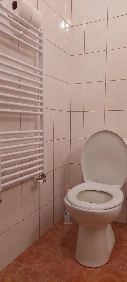 Apartman Novohradky 22 Benesov nad Cernou Luaran gambar