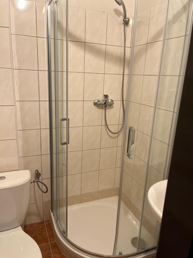 Apartman Novohradky 22 Benesov nad Cernou Luaran gambar