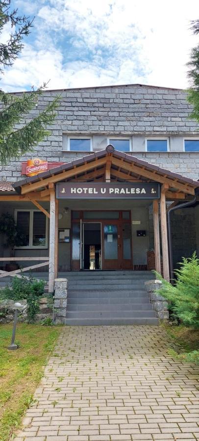 Apartman Novohradky 22 Benesov nad Cernou Luaran gambar